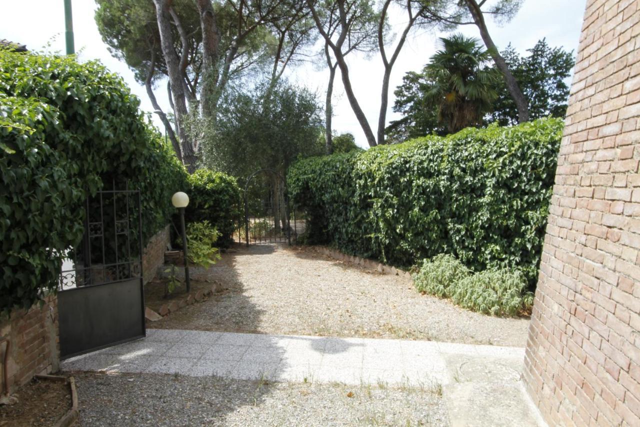 Villa Paola B&B 锡耶纳 外观 照片